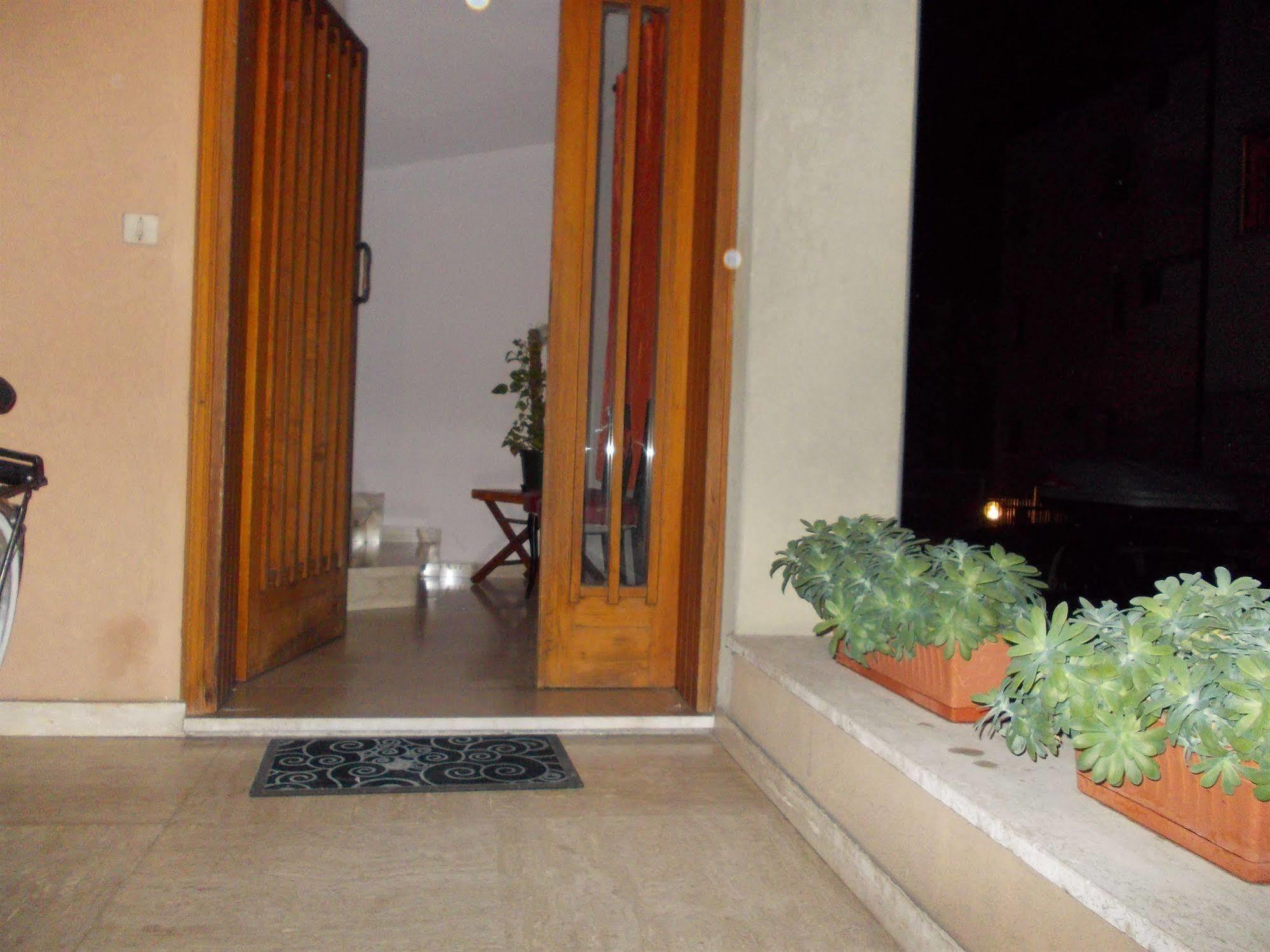 Big Brother Bed & Rooms Treviso Exterior photo