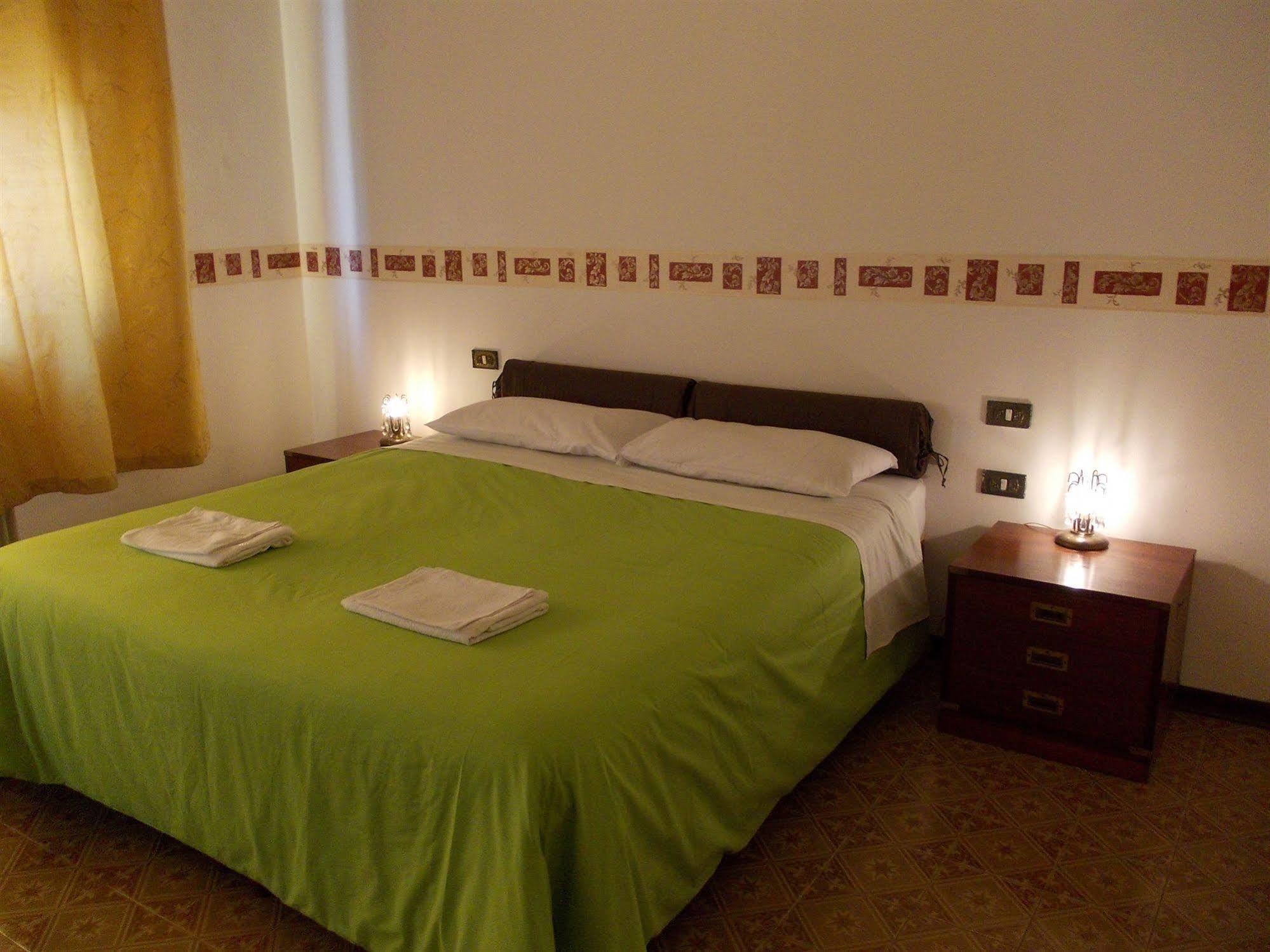 Big Brother Bed & Rooms Treviso Exterior photo