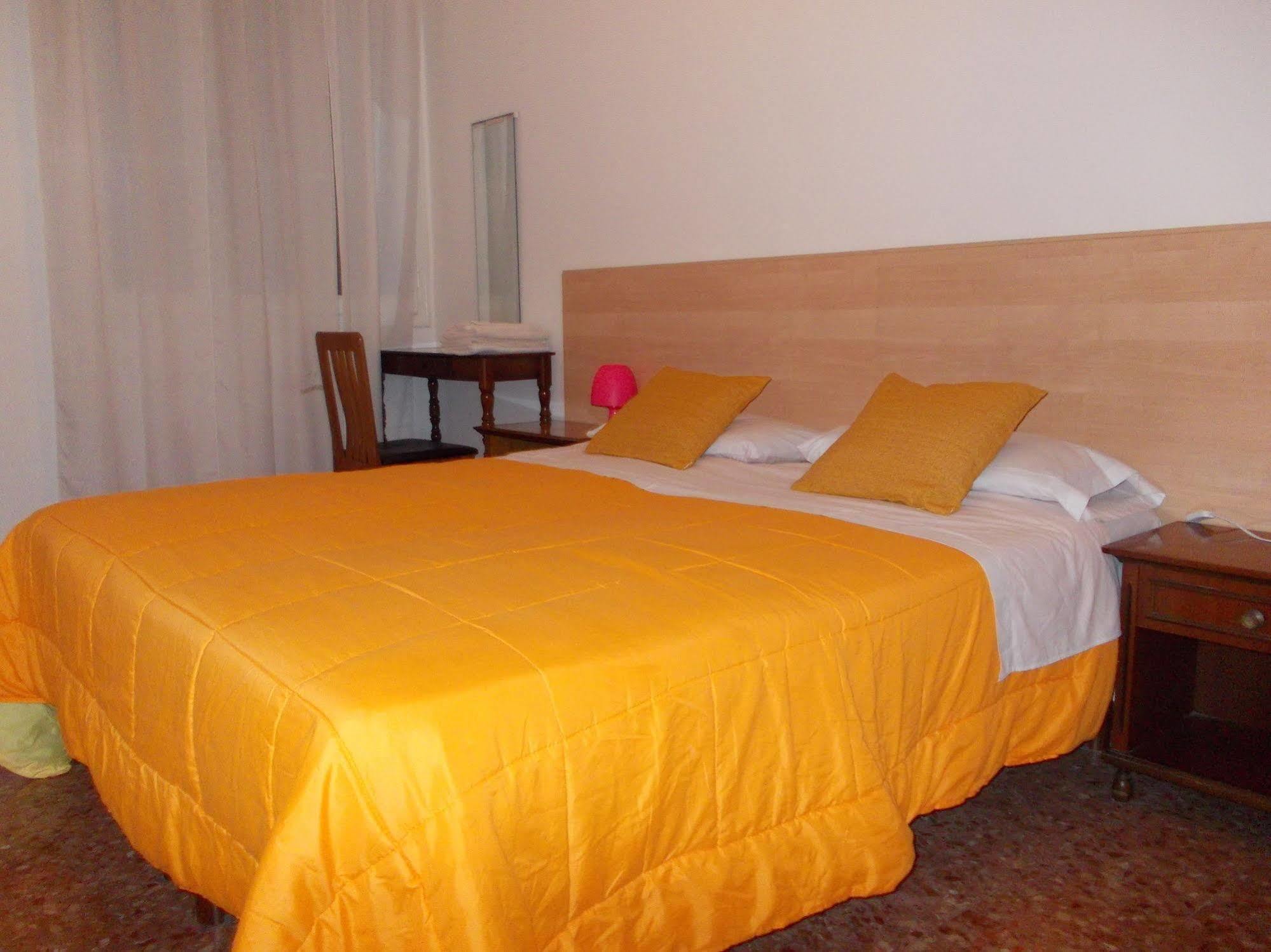 Big Brother Bed & Rooms Treviso Exterior photo