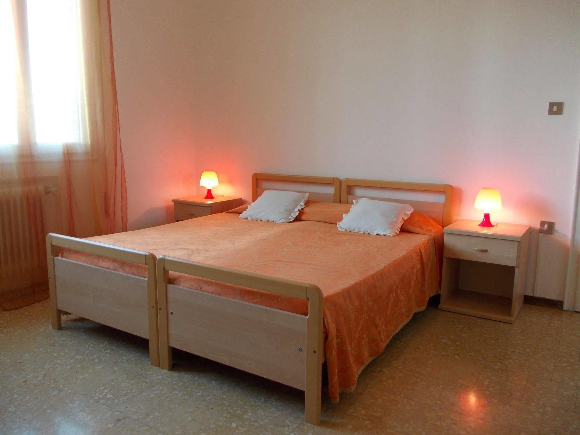 Big Brother Bed & Rooms Treviso Exterior photo