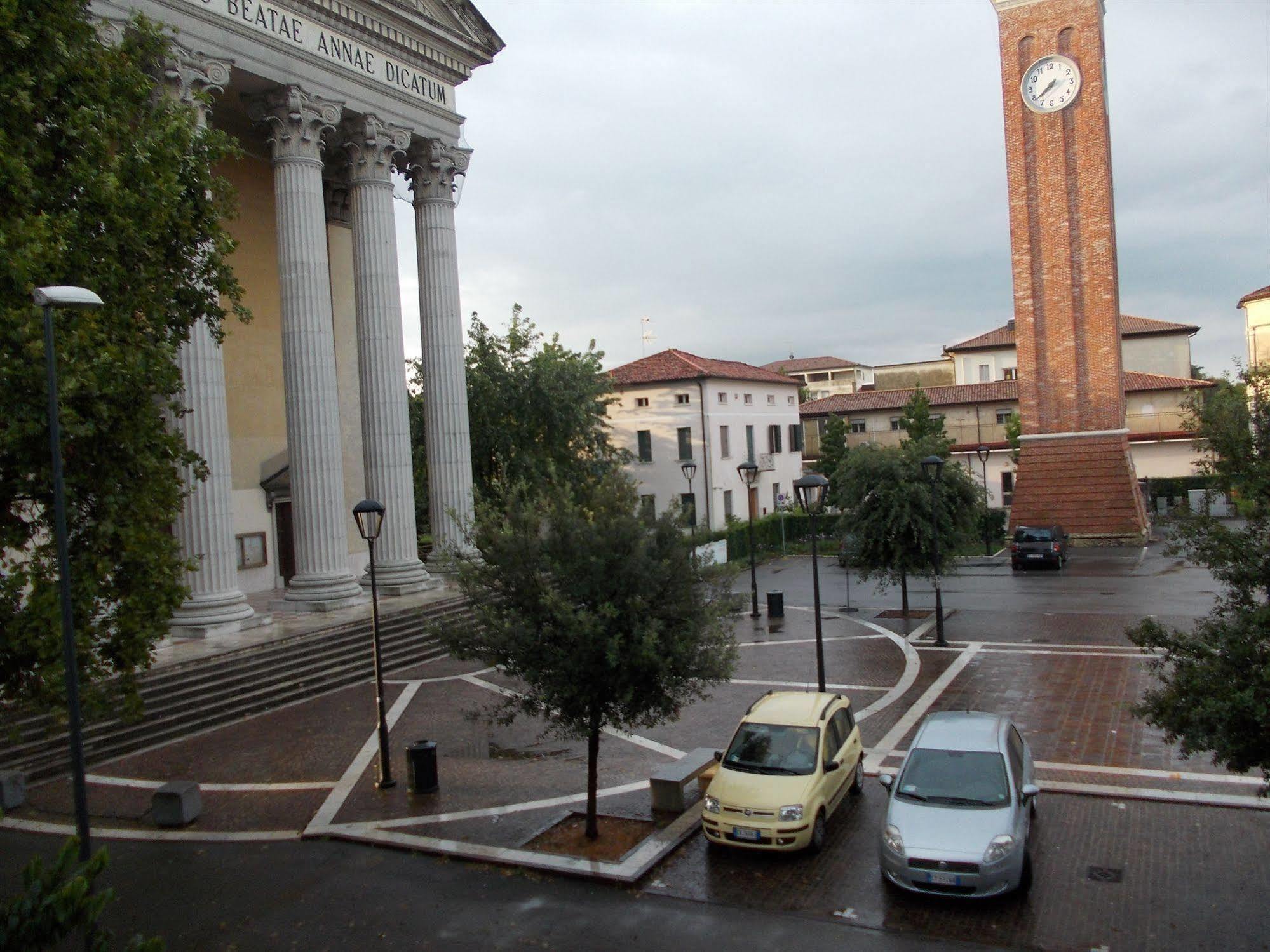 Big Brother Bed & Rooms Treviso Exterior photo